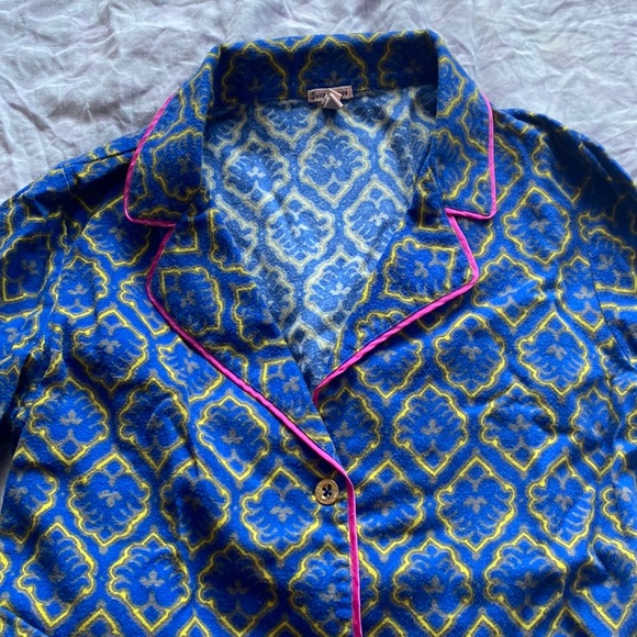 Juicy Couture tuxedo style blue and gold flannel pajama set w/ pink piping Small - Picture 5 of 16